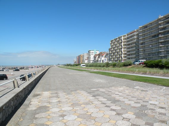  allée piétonne aménagée en bord de mer